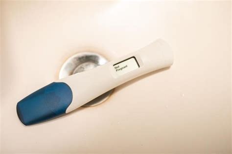 Dye Stealer Pregnancy Test Meaning? Clear Answer [1 Min]