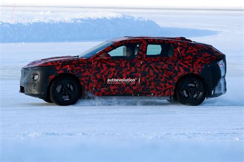 2026 Alfa Romeo Stelvio Prototype Shows Triangular LED Taillights ...