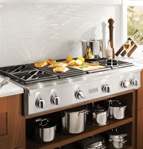ZGU484NGPSS — Monogram® 48" Professional Gas Rangetop with 4 Burners ...