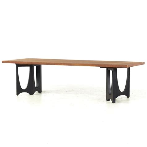 Broyhill Brasilia Midcentury Walnut Coffee Table For Sale at 1stDibs