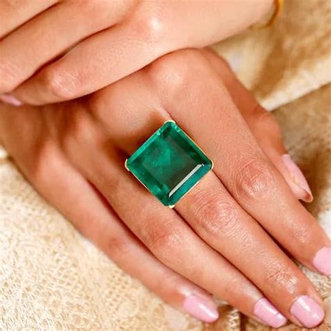 Whispers of Elegance: The Radiant Saga of Silver Rings – Unniyarcha