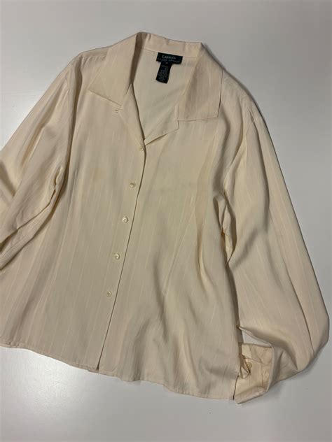 "LAUREN" white open collar shirts | soulsosaka