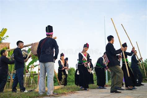 Vietnam Local People 的图像结果