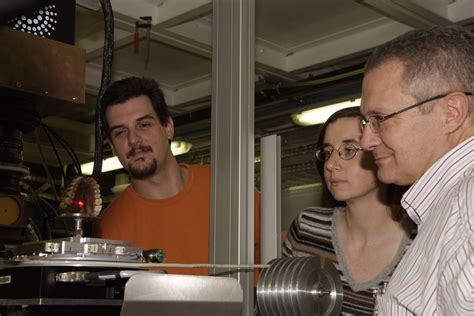 Press Release: December 2010 | Department of Human Evolutionary Biology