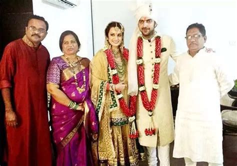 Here's why Dia Mirza auctioned her wedding outfit from first marriage ...