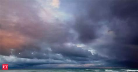 Cyclone Helen closes in on coastal Andhra Pradesh - The Economic Times