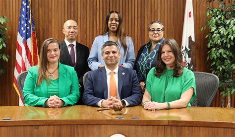 Glendale Unified School District - Meet the Board of Education