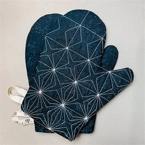 Get Your Mitts on These: Sew Your Own Insanely Stylish Oven Gloves!