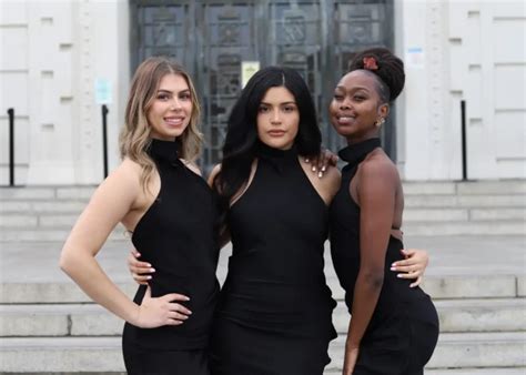 Rezultat imagine pentru Event Crowd Control