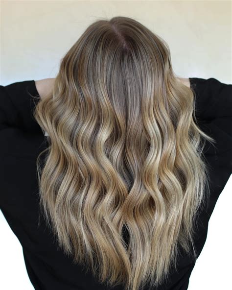 20+ Lived-in Blonde Hair Color Ideas