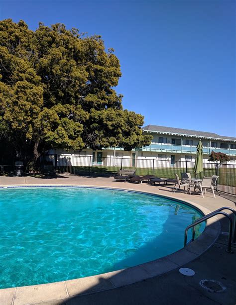 Coral Reef Inn on Digifli