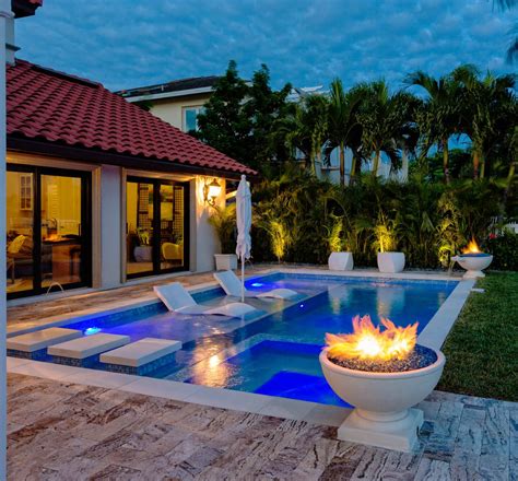 101 Luxury Backyard Pools Designed for Million-Dollar Homes | Backyard ...