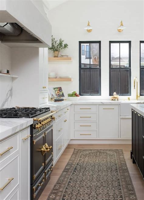 12 Kitchens That Look Straight Out of a Nancy Meyers Movie - The Everygirl