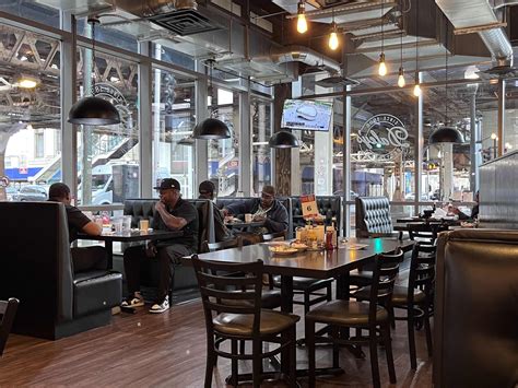 Chicago's Greatest Old-School Restaurants, From Oldest To Newest ...