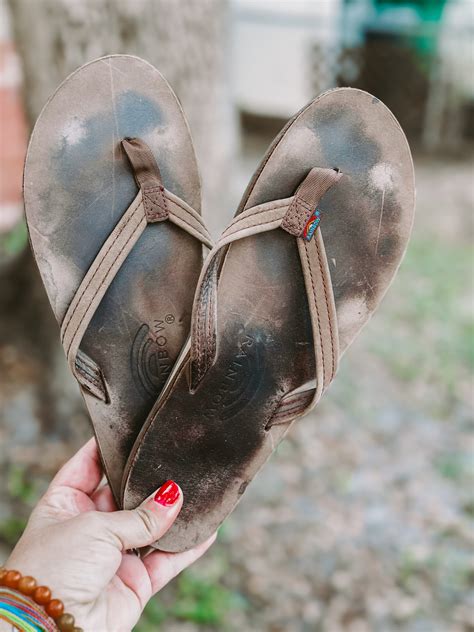 How to Clean Rainbow Sandals: Easy Tips for a Fresh Look