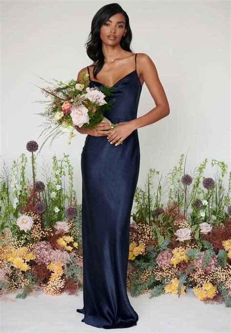 27 Best Navy Blue Bridesmaid Dresses That Are Beyond Stunning