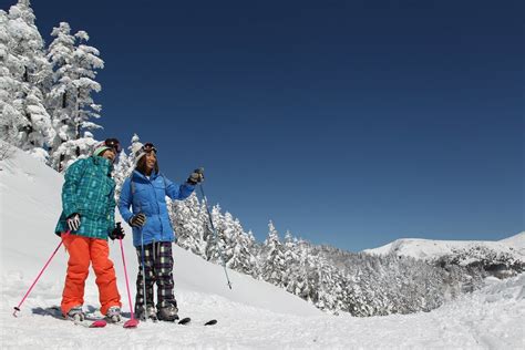 适合亲子同乐的绝景滑雪场！可享受顶级粉雪与温泉的「万座温泉滑雪场」 | 玩尽日本滑雪社