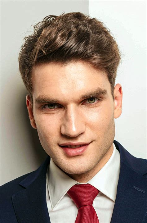 Business Casual Men Hairstyles 的图像结果