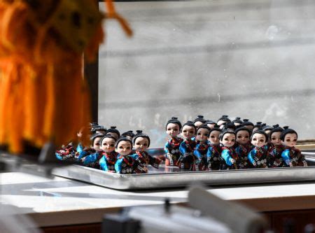Photos Chine : poupées artisanales du Sichuan — Chine Informations