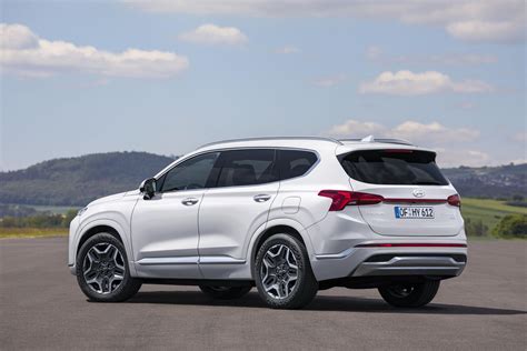 2023 Hyundai Santa Fe Hybrid fuel consumption, tow rating detailed | CarExpert