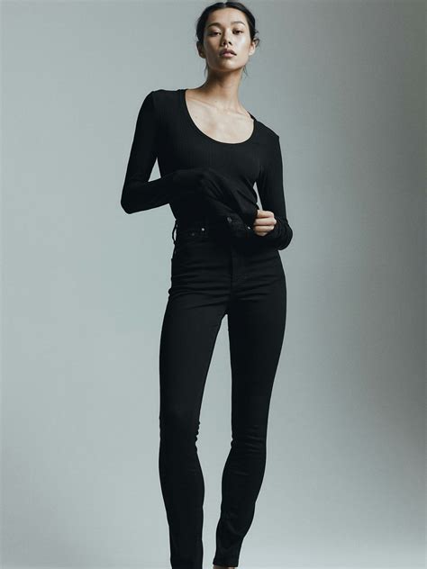 11 Best Tummy Control Jeans That Are Figure Flattering 2025