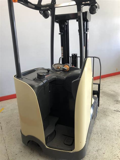 Stand up forklift - tewsshelf