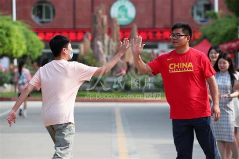 河南许昌：直击高考首日现场-人民图片网