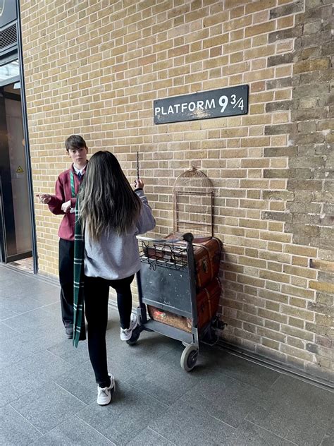 Platform 9 3/4 (Everything You Need To Know) - Life In Wanderlust
