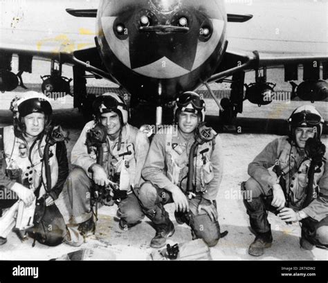 July 1953 hi-res stock photography and images - Alamy