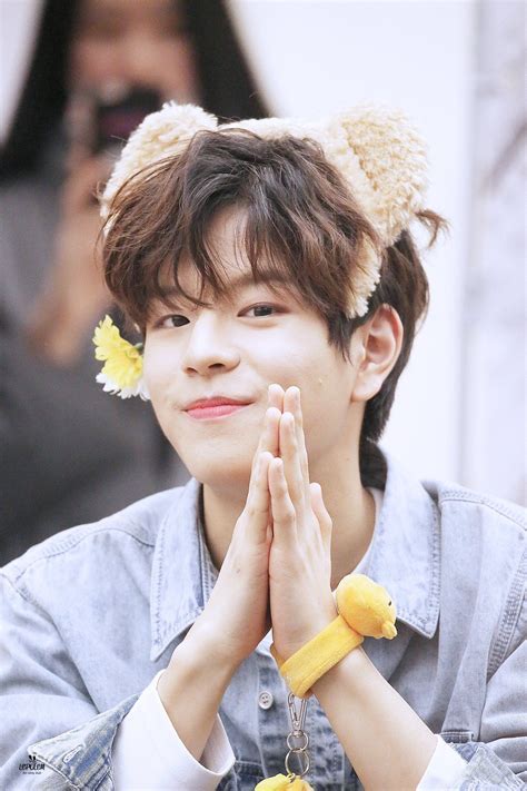 Pin by Rae Jin on • ᴋɪᴍ ꜱᴇᴜɴɢᴍɪɴ • | Seungmin stray kids, Stray kids ...