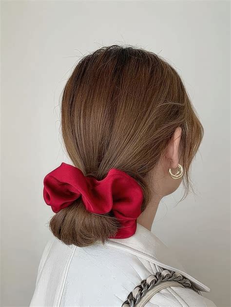 44 Trendy Scrunchie Hairstyles To Try - Styleoholic