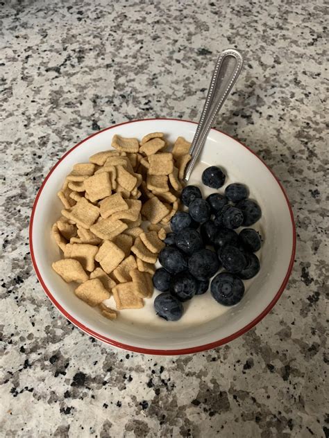 cinnamon toast crunch yogurt bowl, 350 calories and 47 grams of protein ...