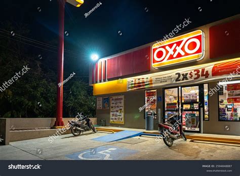 Oxxo Franchise Convenience Store Femsa Monterrey Stock Photo 2594848887 | Shutterstock