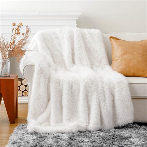 Amazon.com: BATTILO HOME Luxury White Fluffy Faux Fur Throw Blanket ...