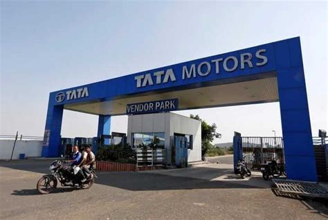 Trump's auto tariffs hit Tata Motors, Sona BLW, Bharat Forge, SAMIL ...