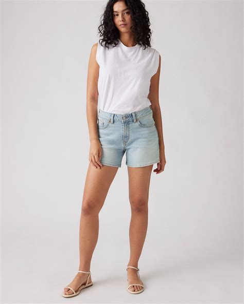A-line Women's Shorts - Light Wash | Levi's® CA