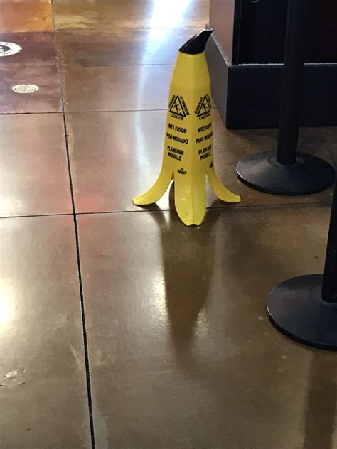 Banana wet floor sign : r/mildlyinteresting