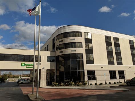 Hotels in Champaign, IL Near the University of Illinois | Holiday Inn ...