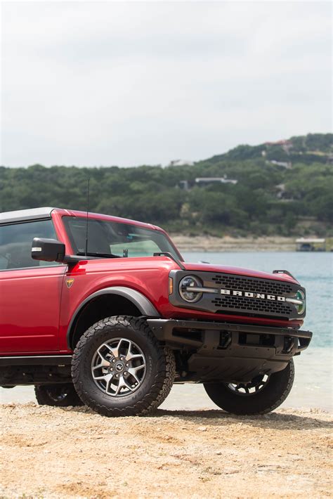 2021 Ford Bronco Review: A New Off-Road God Is Born