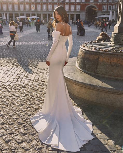 Eva | Sparkly Strap Silk Halter neck Mermaid Wedding Dress