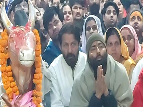 MP: Congress candidate offers earnest prayers at Ujjain's Mahakaleshwar ...