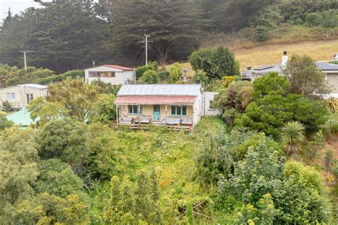 NZ’s cheapest houses of 2022: Do-ups, deceased estates and a surprise twist in Dunedin, All ...