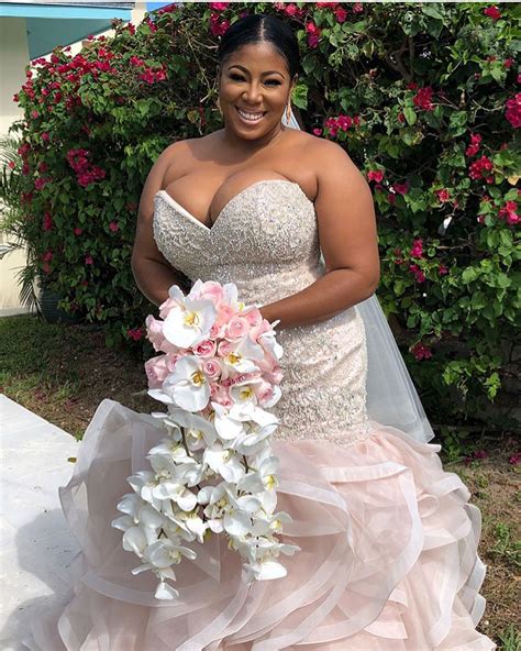 Custom Plus Size Bridal Gowns for Fuller Figured Brides | Wedding ...