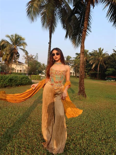 Saanjhbylea – Lea Clothing Co.