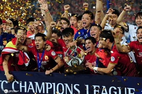 恒大3年2次踩日本球队登顶亚洲 绝境求生！中国足球想再燃一次_腾讯新闻