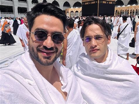 आसिम रियाज और एली गोनी ने साथ में किया उमराह