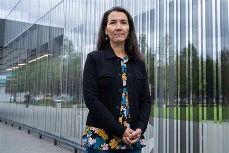 Mary Peltola, a Democrat, Defeats Sarah Palin in Alaska’s Special House Election - The New York ...