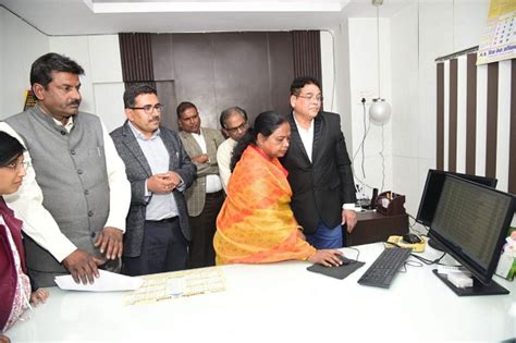 The Mayor inaugurated the E-Kuber system in the Vallabh Bhavan Treasury ...