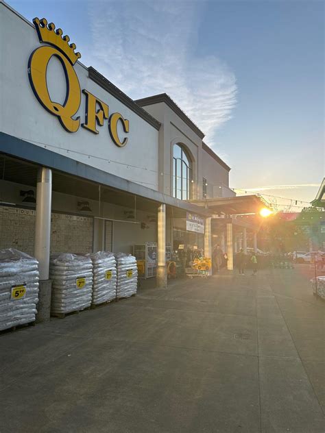 QFC PHARMACY - 2746 NE 45th St, Seattle WA - Hours, Directions, Reviews ...