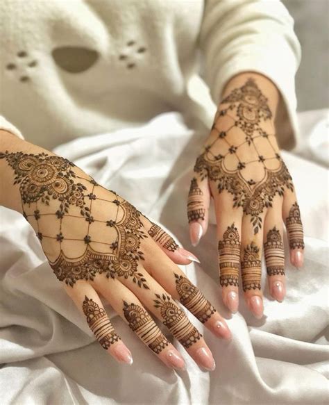 Handcrafted Elegance: Moroccan Mehndi Designs For Women To Flaunt On ...